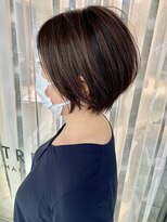 丸みとくびれショートボブ_海浜幕張