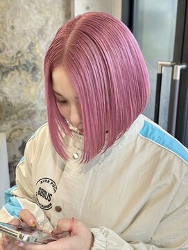 ソル ジングウマエ(SOL JINGUMAE) ダブルカラーピンクベージュベージュカラーケアブリーチミニボブ