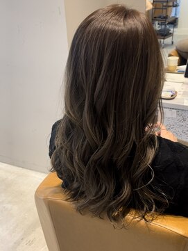 イオス(EOS) 透明感カラー 美髪ロング アッシュベージュ/YUKA