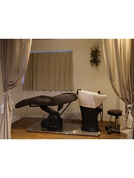 【天然ヘナ専門店】[頑張る日々のご褒美に!エイジングケアにも◎]こだわりのヘッドスパで髪も心も健やかに*