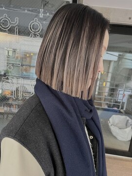 ヨッカ(YOCCA) ボブ　バレイヤージュ　黒ベース