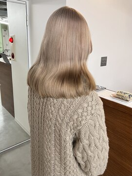 リヴ ウメダ(LIV umeda) くすみベージュ/ブリーチ/ダブルカラー【梅田】