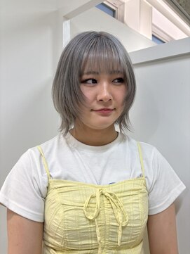 エレノア 立川北口(Eleanor) レイヤーボブ/シルバーカラー/髪質改善カラー