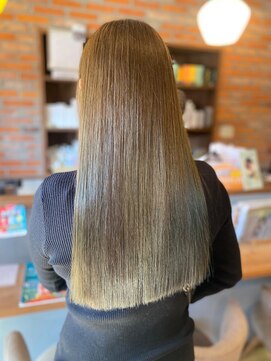 圧倒的ツヤ感!ストレートヘアー