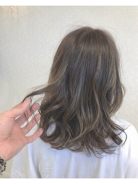 ヘアーアンドメイク ドレス(DRESS) アッシュグレー