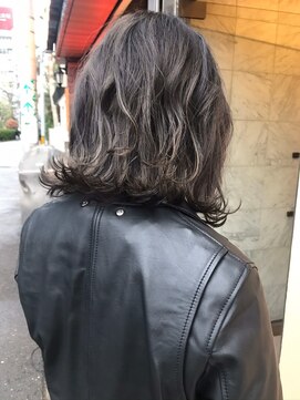 フロート 小阪店(float) アッシュグレー_エアリーミディ 黒髪 ホワイトアッシュ