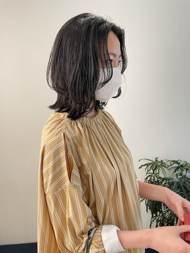 トレス(TRESS) 外ハネボブ　顔まわりレイヤー　くびれミディ