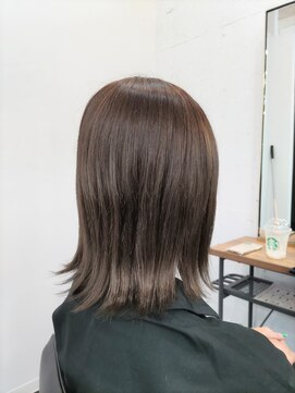 エスカーラ 町田(THE ESCALA) 斜めバング/グレージュカラー/シルキーベージュ［町田駅］