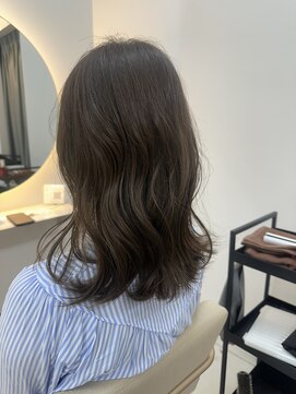 シダ(sida SAIIN) 【sida 池村】20代30代セミロングオリーブベージュ透明感