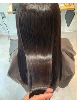 クク(coucou) ロング×透明感ツヤ髪