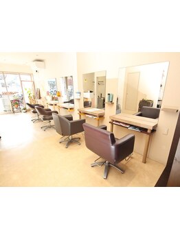 大型店では味わえない、ゆったりとした時間が流れるプライベート空間。周りを気にせずゆったりと寛げる♪