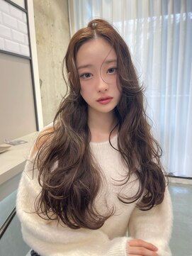 リリー(Lilley) くすみベージュ×姫カットレイヤー×韓国風巻き【ayana】