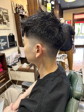 バーバー アカダマ スパイキーフェード