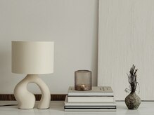 まるで美容室とは感じさせない、あなただけのお部屋―。
