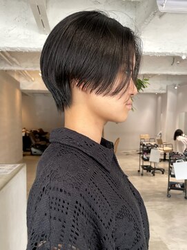 トゥナ(Tuna) 前下がりショート