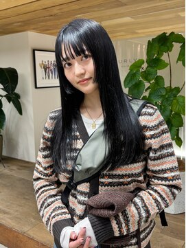 ラロ(raro) ナチュラルストレートポイントフェイスレイヤー