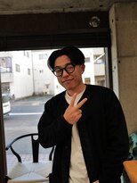 ダカー(dakah)&nbsp;テーパーフェードとセンターパート