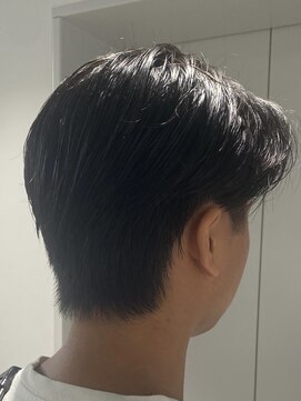 トリッカ シブヤ(TRICCA SHIBUYA) 刈り上げセンターパートマッシュ