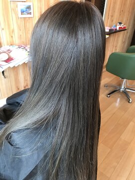 ル リアン(Le Lien) 透明感とツヤ感が凄い！ダークグレージュ