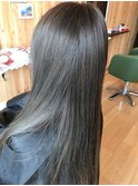 透明感とツヤ感が凄い!ダークグレージュ