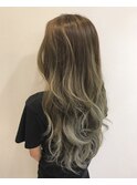 プラチナグレージュ
