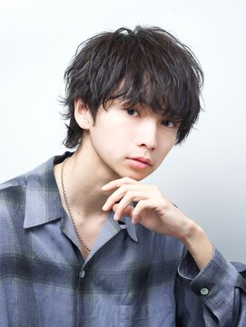 アルファ 新宿(alpha) フェザーパーマ/ブルーブラック/刈り上げセンターパート[新宿]