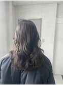 オリーブベージュ