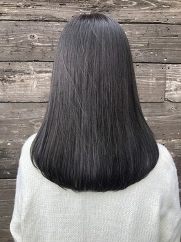 アミックス ヘアワークス 本店(AMIX hair works)の写真/髪のクセやうねりを解消し、ツヤ感溢れるナチュラルストレートが叶います★毛先まで潤う美髪へ…♪