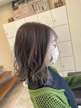 ヘアースペース ブイ(hair space V) 『nao』ピンクベージュイヤリングカラー