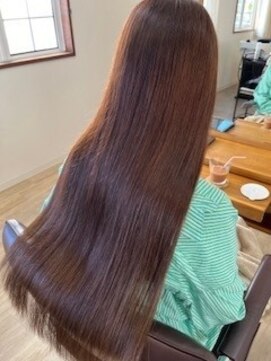 ミラ(MIRA) 湿気に負けないストレートヘア