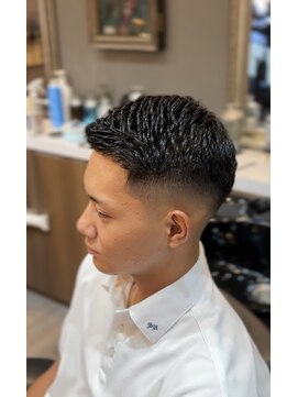 バーバーショップ スバル(BARBERSHOP SUBARU) ＜理容室＞＜バーバー＞アイロンパーマフェードスタイル