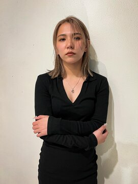 ヘルブラウ ヘアーデザイン(hellblau hair design) creamy beige