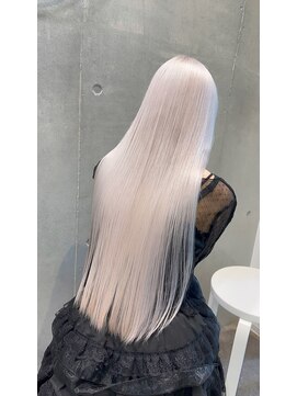 モニカ 原宿店(MONIQA) ホワイトカラー