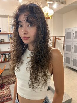 SILEM 元町三宮【シーレム】の写真/最新のトレンドを意識したパーマや酸性ストレートで、お客様に1番フィットするデザインを提供◇