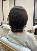 切りっぱなし外ハネミディアムボブ