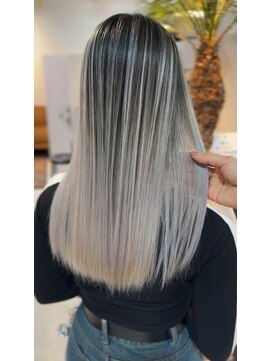 メリー オオサカ(Merly Osaka) 筋感ホワイトバレイヤージュ