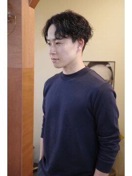 エディ(Edy) メンズセンターパートカルマパーマ韓国ヘアカルマヘア眉毛カット