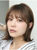 表参道ミディアムストレートニュアンスカラーアッシュグレー30代