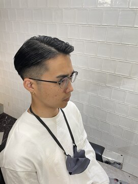 メリケンバーバーショップ フクオカ(MERICAN BARBERSHOP FUK) かき上げヘアショートレイアーくせ毛風パーマコンマヘア28