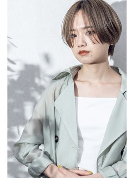 コノン(CONON) センターパートボブ　　ぱっつんフロント