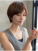 ヌーディカラー/前下がりボブ/小顔ヘア/大人ボブ