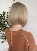 ミニボブ　ハイトーン　ミルクティーベージュ