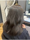 アッシュグレー［デザインカラー/レイヤーカット/ウェットヘア］