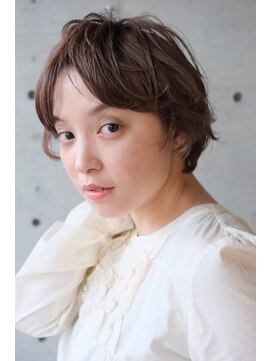 アトリエ ハンチ(atelier HUNCH) ニュアンスショート