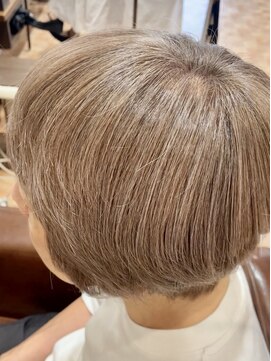 アイニ 河内小阪店(aini) 白髪ぼかしカラー白髪ぼかしハイライト大人ショート30、40、50代