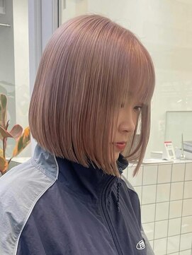 ニトバイアンキシム(nit by ahnkism) ボブミルクティーベージュブリーチダブルカラー堀江