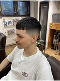 クロップスタイル　スキンフェード