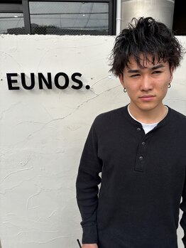 ユーノス(EUNOS.)の写真/メンズのお客様も大歓迎！スタイリッシュなメンズカジュアルで、個性を引き立てる髪型を手に入れよう！