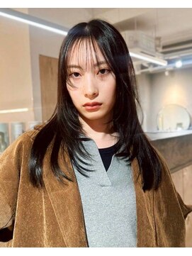 シーン バイ ラッド(SCENE by RAD) 大人可愛い顔まわりカットのセミロングレイヤーショート艶感