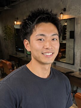 ルードノエル(Rue de noel) センターパートコンマヘア毛流れセンターパート束感ショート